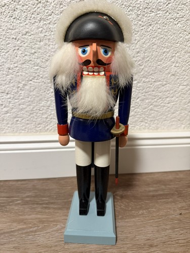 Nussknacker aus dem erzgebirge - aus,